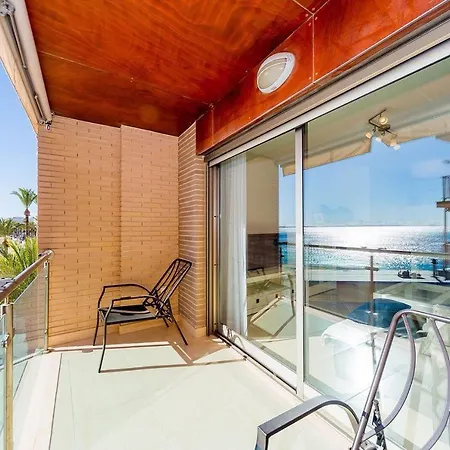Luxury Seaside Apartment